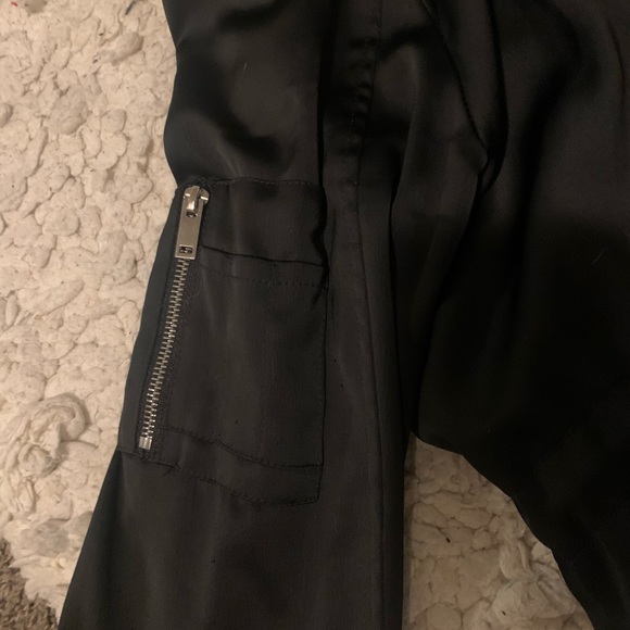 Forever 21 Women’s Long Black Zip Up Bomber Jacket Large w Tie at Waist & Bottom - Picture 10 of 11